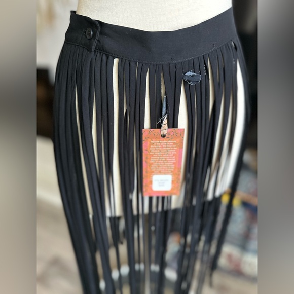 Novella Royale Tiny Dancer Skirt Sz S NWT - Picture 4 of 5